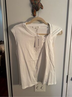 Bronze Snake White Knot-Shoulder Muscle Tee